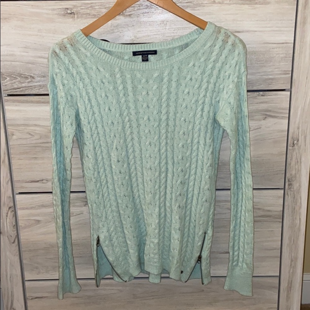 American Eagle sweater